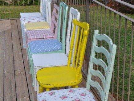 כסאות צבעוניים (צילום: וינטאג' מרקט)