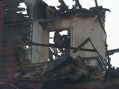 בית שנשרף בשריפה, אתמול (צילום: חדשות 2)