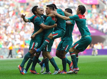 תדמיינו אותם בעוד שנתיים. שחקני מקסיקו (gettyimages) (צילום: ספורט 5)