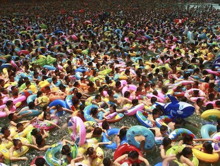הבריכה הצפופה בסין