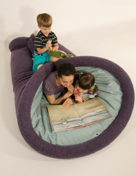 מיטה עם משפחה (צילום: oradariadesign.com)
