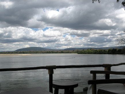 תצפית ממרפת הלודג' על נהר הסלו בשמורת הסלו (צילום: אקספלור טיולים בעולם)