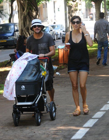 ורד פלשמן שבועיים אחרי לידה (צילום: ברק פכטר)