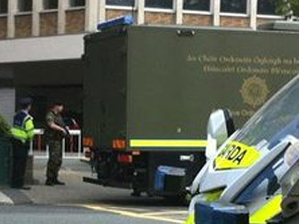 חשד לחפץ חשוד בשגרירות הישראלית באירלנד (צילום: חדשות 2)