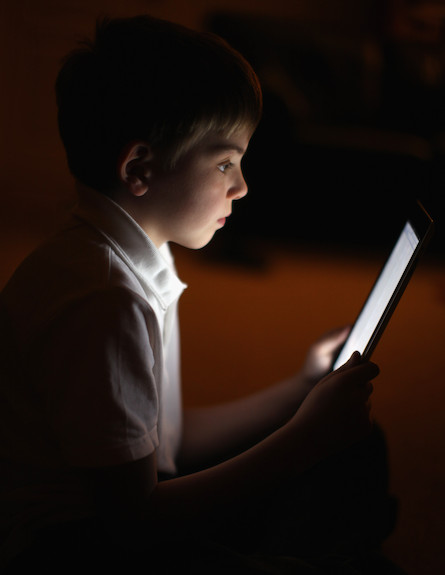 ילד מול מחשב (צילום: Christopher Furlong, GettyImages IL)