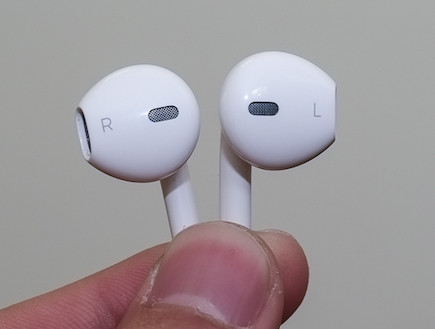 האוזניות של אייפון 5 (קרדיט: tinhte.vn)