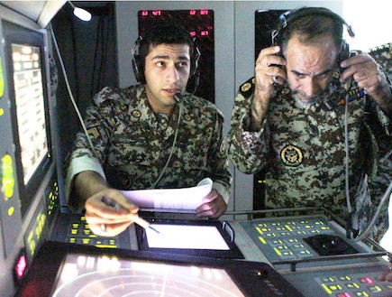 קרון בקרה במהלך תרגיל של צבא אירן (צילום: www.aerospacetalk.ir)