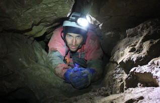 יובל במערה (צילום: בועז לנגפורד)