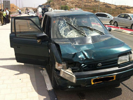 הרכב הפוגע (צילום: משטרת ישראל)