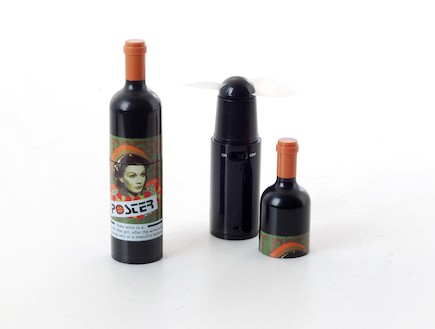 מיני מאוור בצורת בקבוק יין - (צילום: מתוך - www.universe.co.il)