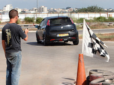 ספורט מוטורי כחול לבן (צילום: נעם עופרן)