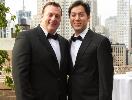 זוג גייז חתונה בניו יורק (צילום: צילום מבך מאתר new york daily news)