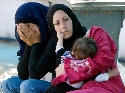 פליטים סורים בגבול הטורקי. ארכיון (צילום: AP)