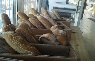 לחם בלחם בר (צילום: תומר ושחר צלמים)