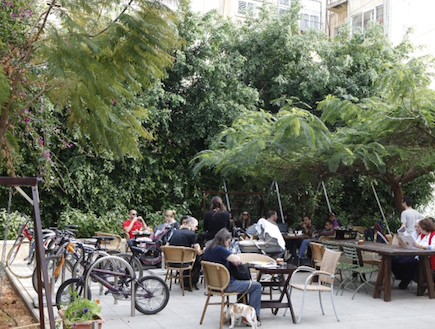 בתי קפה ידידותיים לילדים - לנדוור גן מאיר (צילום: שחף הבר)