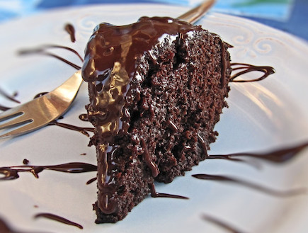 עוגת שוקולד עם סלק - פרוסה (צילום: דליה מאיר, קסמים מתוקים)