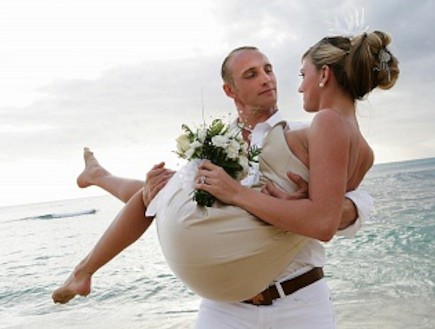מחזיק, חתונה (צילום: tvtropes.org)