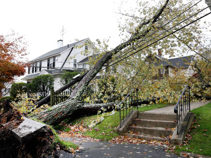 נזקים עצומים לבתי מגורים (צילום: AP)