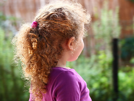 השיער של נעמי לאחר שימוש בסרקל (צילום: תומר ושחר צלמים)
