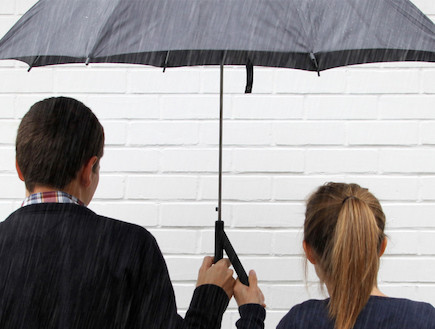 המטרייה הזוגית 1 (צילום: מתוך האתר www.quentindecoster.com)