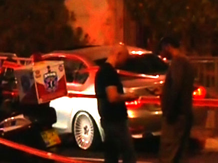 הרכב בו ישבו הצעירים שנפגעו מהירי (צילום: חדשות 2)