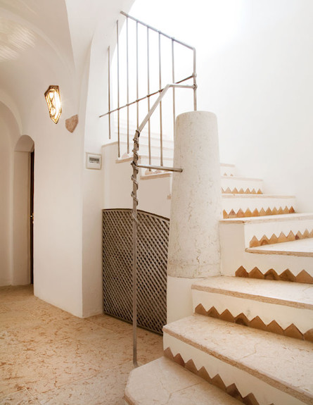 מדרגות (צילום: Betty Colombo)