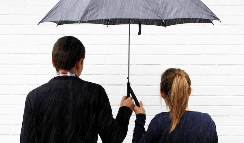 המטרייה הזוגית (צילום: מתוך האתר www.quentindecoster.com)