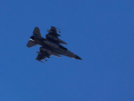 מטוסי צה"ל מעל עזה, אתמול (צילום: רויטרס)