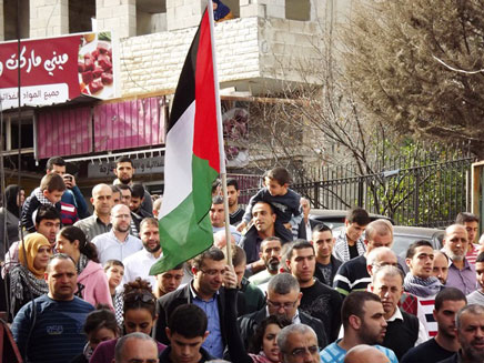 אלפי ערבים-ישראלים מחו נגד המבצע (צילום: אתר בוקרא)