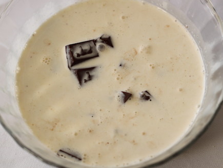 ריבועי שוקולד וקוקוס ללא אפייה - גאנאש (צילום: חן שוקרון, mako אוכל)