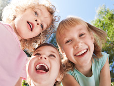 ילדים שמחים (צילום: אימג'בנק / Thinkstock)