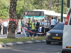 רפיגוע בתל אביב - אוטובוס (צילום: ראובן שניידר )