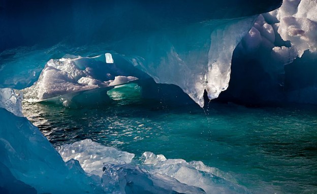 מערת קרח באביב