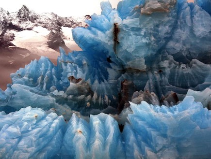 הקרח נמס לצורות חדות (צילום: מתוך האתר dailymail.co.uk)