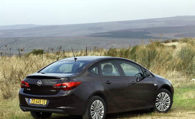 מול פורד פוקוס מול יונדאי i35