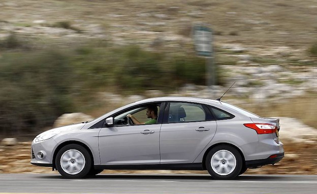 מול פורד פוקוס מול יונדאי i35