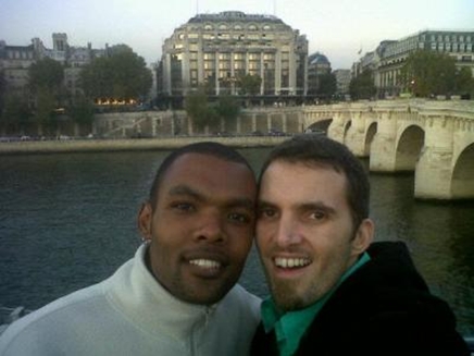זאהד ובן זוגו (צילום: gaystarnews.com)