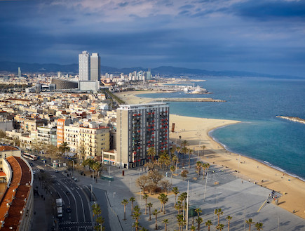החוף בברצלונה (צילום: אימג'בנק / Thinkstock)