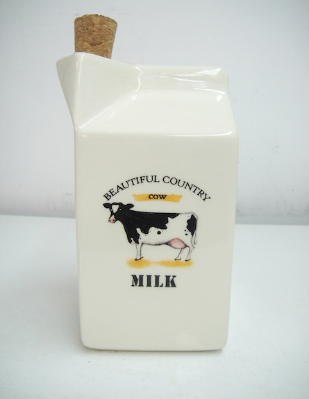 שוק הכרמל - חלב (צילום: הבית, שוק הכרמל)