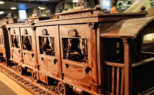 רכבת השוקולד הגדולה בעולם (צילום: צילום מסך מהאתר http://www.huffingtonpost.com)