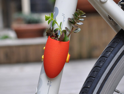 אופניים (צילום: מתוך האתר www.designboom.comdesignportable-bike-planters)