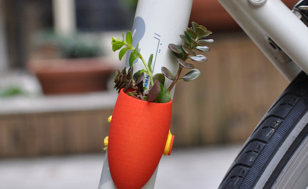 אופניים (צילום: מתוך האתר www.designboom.comdesignportable-bike-planters)