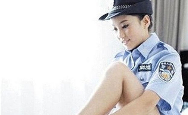 מתחזה לשוטרת סקסית (צילום: thesun.co.uk)