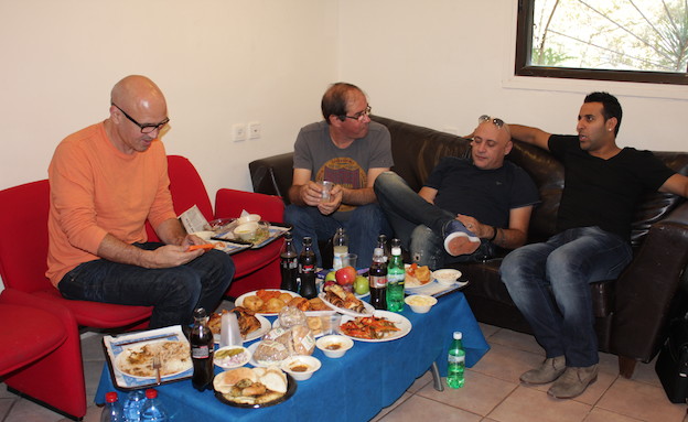 השופטים מתכוננים לצילומים השופטים מתכוננים לצילומים