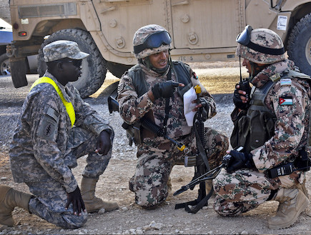 חיילים אמריקאים וירדנים באפגניסטן (צילום: flickr)