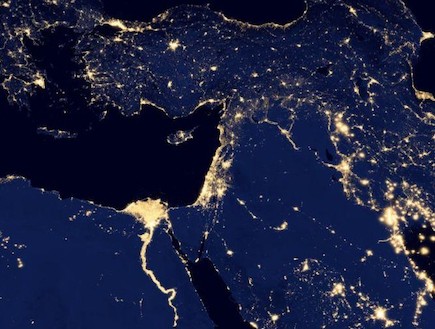 כדור הארץ בלילה ב-Google Maps