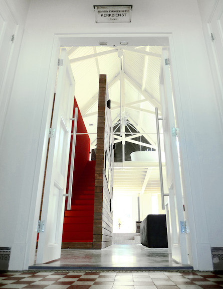 בית האלוהים - מדרגות אדומות (צילום: וינסנט ואן-דן-הובן)