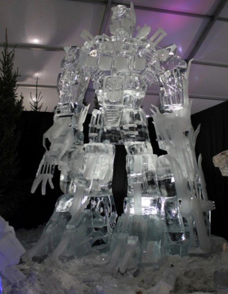 פסלי קרח (צילום: smosh.com)