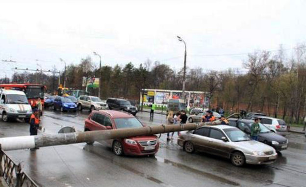 תראו מה נפל על האוטו