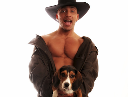 גבר עם כלב וכובע (צילום: אימג'בנק / Thinkstock)